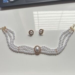 Elegant Pearl and Gold Jewelry Set